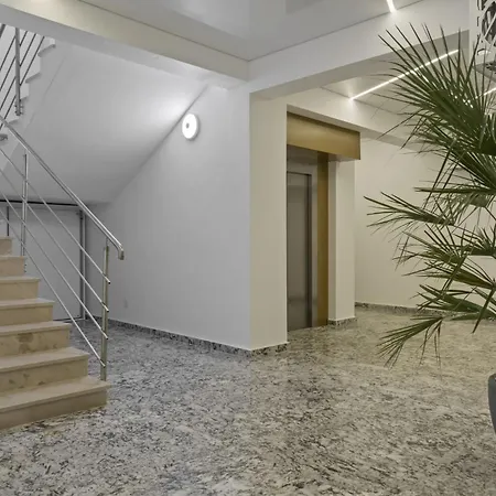 Almar Charming Studio & Acces Pool Apartment